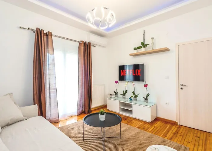 Filota Luxury Home - Free Public Parking