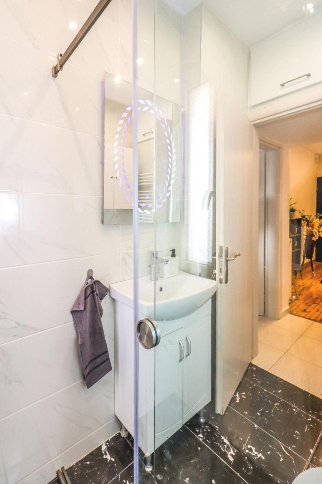 Filota Luxury - Free Public Parking Apartment